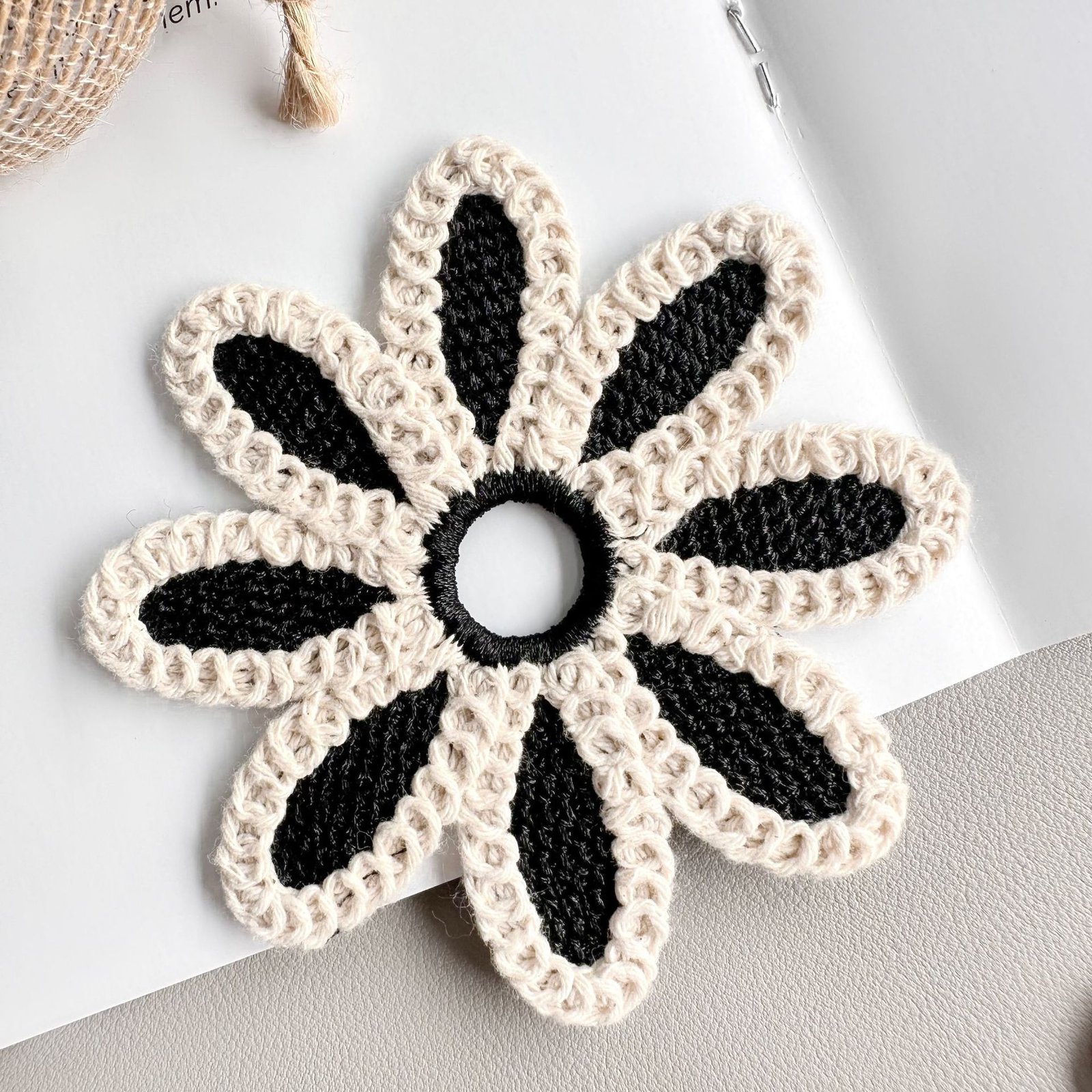Crochet daisy flower water soluble embroidery applique handmade lace patch for sewing and decoration
