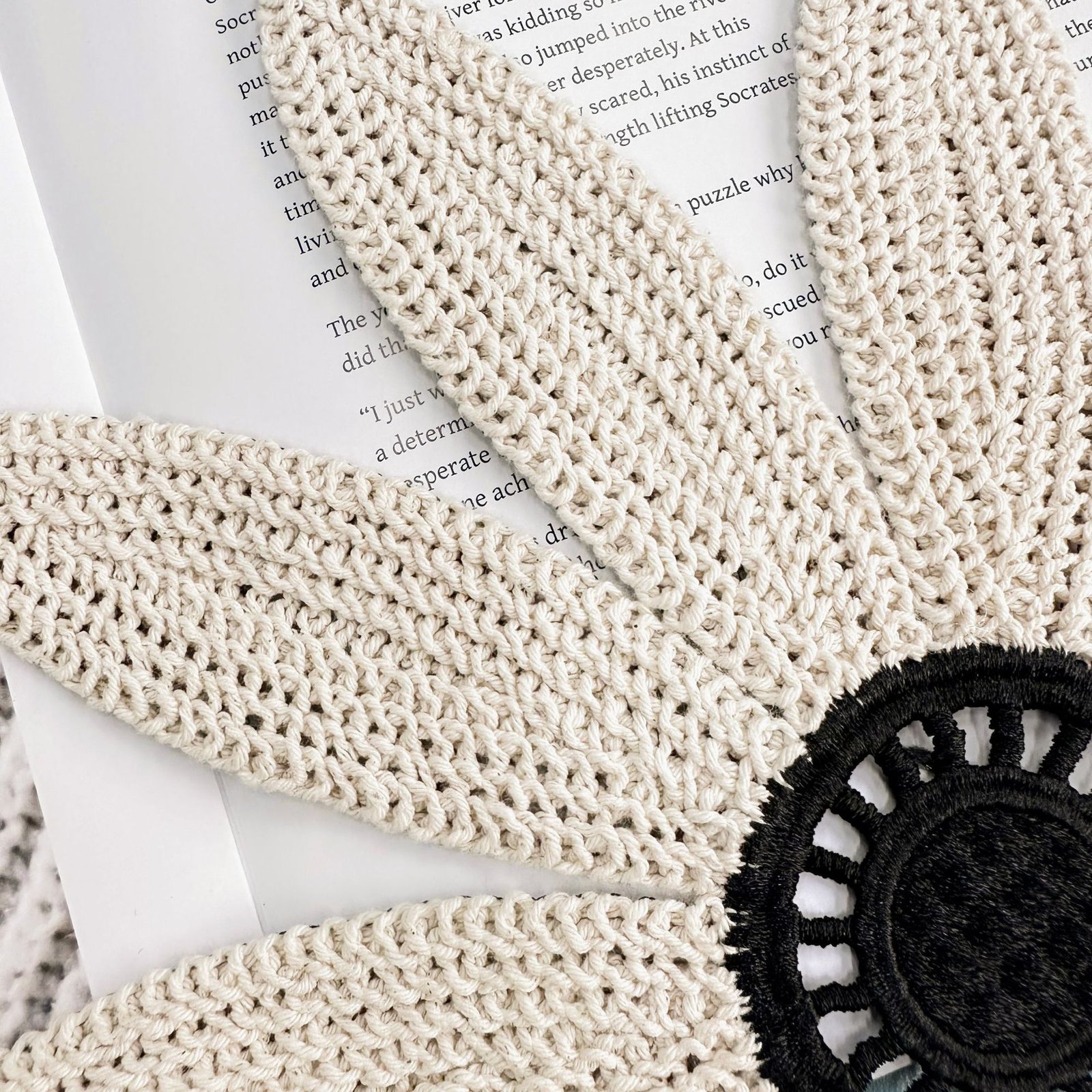 Extra large crochet daisy applique handmade water soluble lace embroidery patch for DIY wedding and fashion