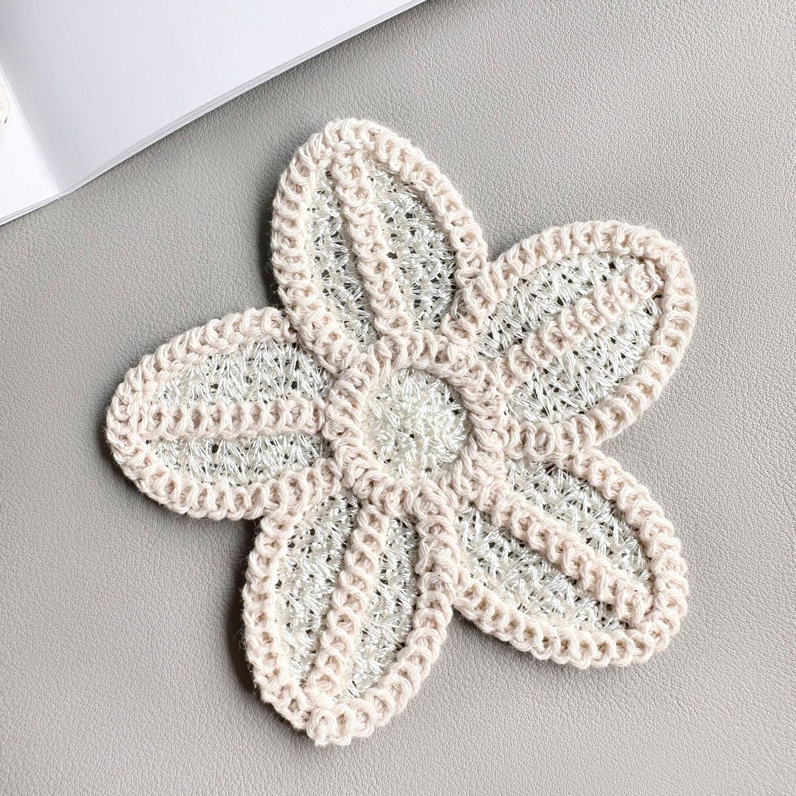 Five-petal handmade crochet flower applique lace embroidery patch for clothing and accessories