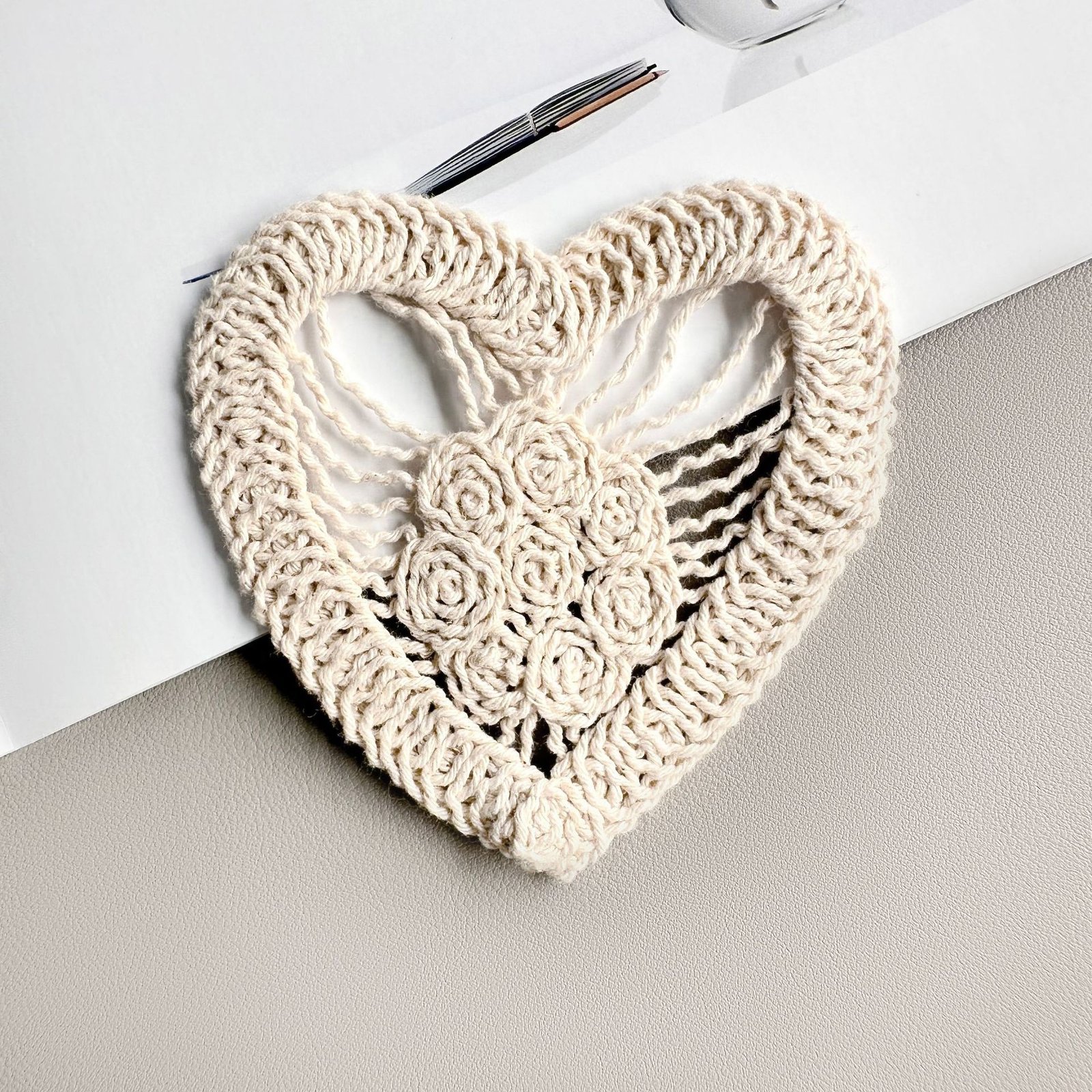Handmade crochet lace heart applique embroidery water soluble patch for wedding DIY crafts