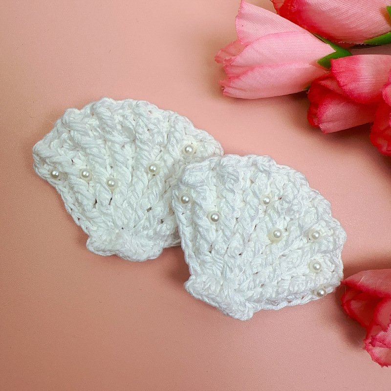 Handmade crochet seashell appliqué fabric patches for bags, hats, and DIY fashion