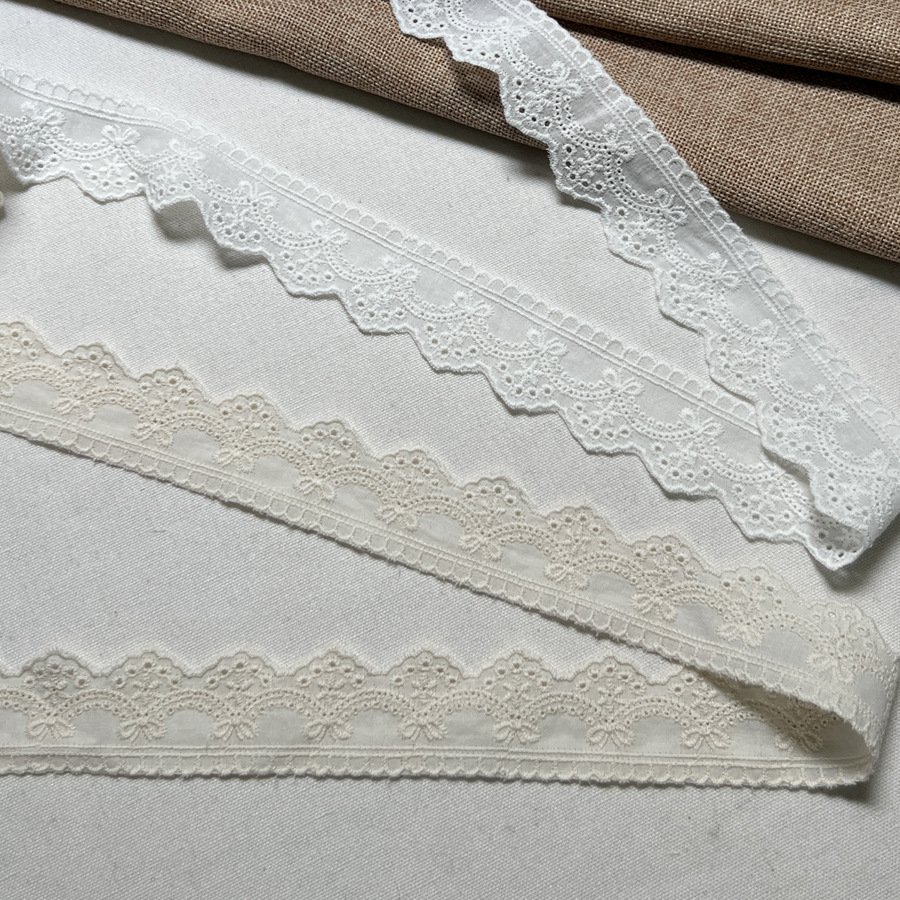 3.5cm cotton embroidered fabric lace trim for wedding dresses, blouses, and baby clothing