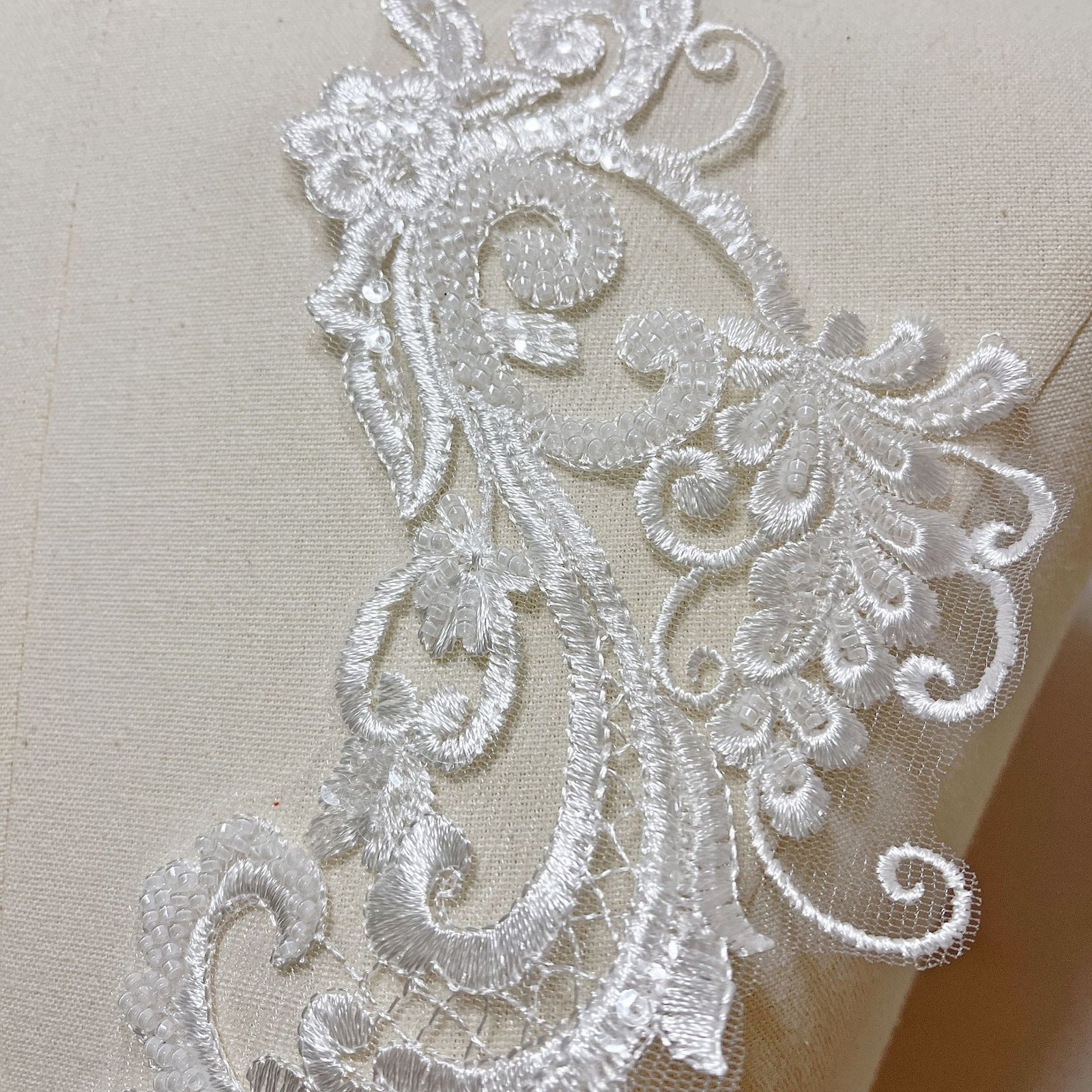 White lace embroidery applique neckline patch for bridal gown and women clothing