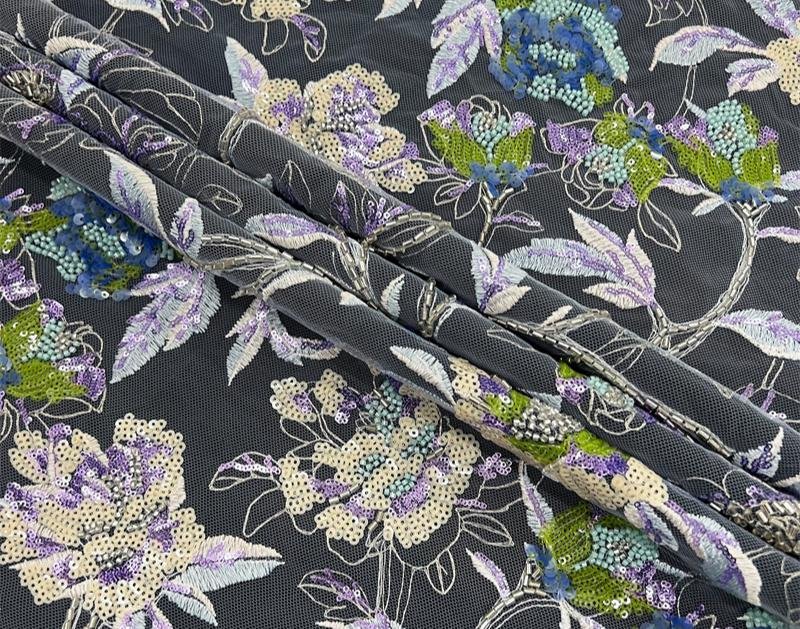 If you want a luxurious and high-end look, lace appliqué is the better choice.

If you need durability and simple decoration, embroidery works better.

If your design focuses on visual impact, lace appliqué offers more flexibility.

Therefore, understanding the differences between lace appliqué vs embroidery can help designers make better decisions.